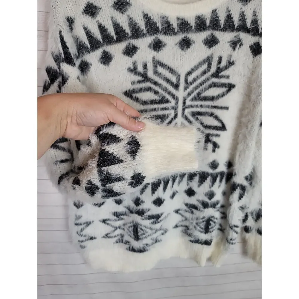 Maurices White Snowflake Eyelash Fuzzy Knit Pullover Sweater, sz Large